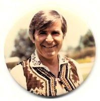 Atanas Kolarovski on a button